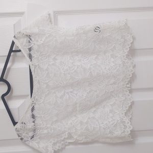 Lace cropped tee